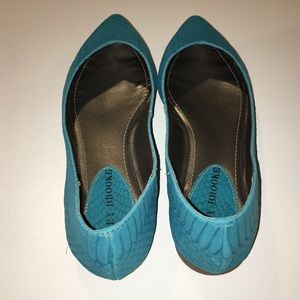 Size 6.5 Blue Audrey Brooke Flats
